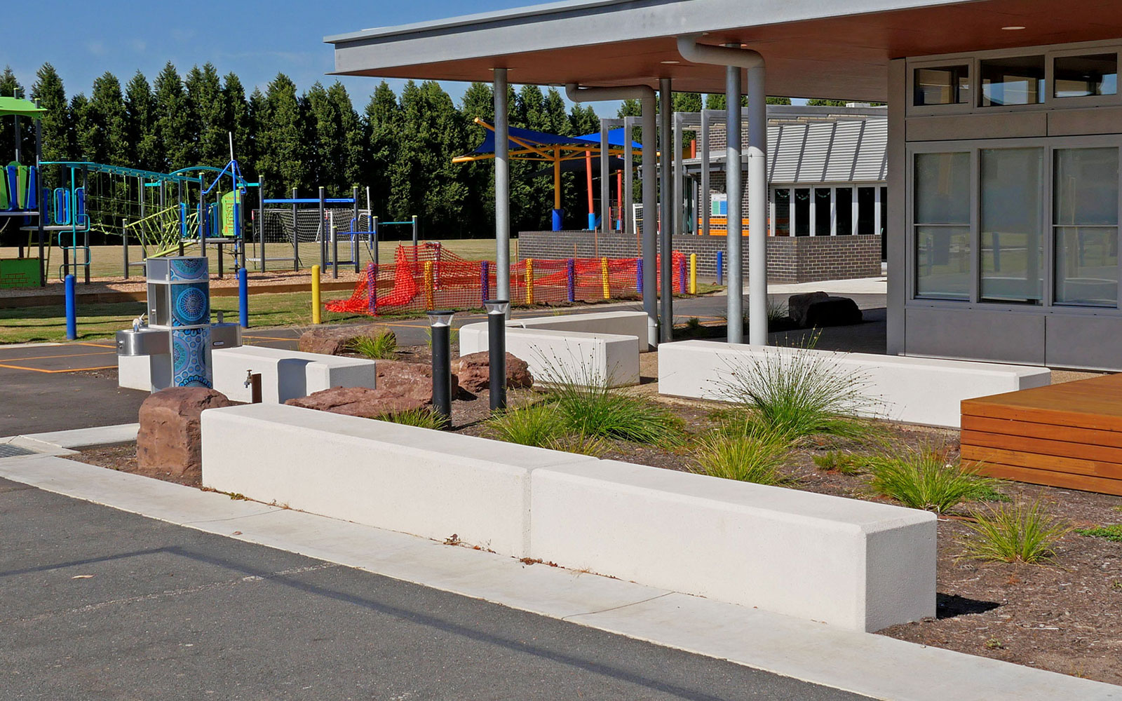 WHITE-PEBBLE_St-Judes-1